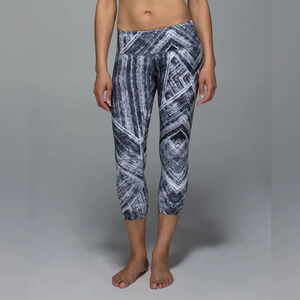 Lululemon Wunder Under Crop II *Full-On Luon Heat Wave White Black SZ 8